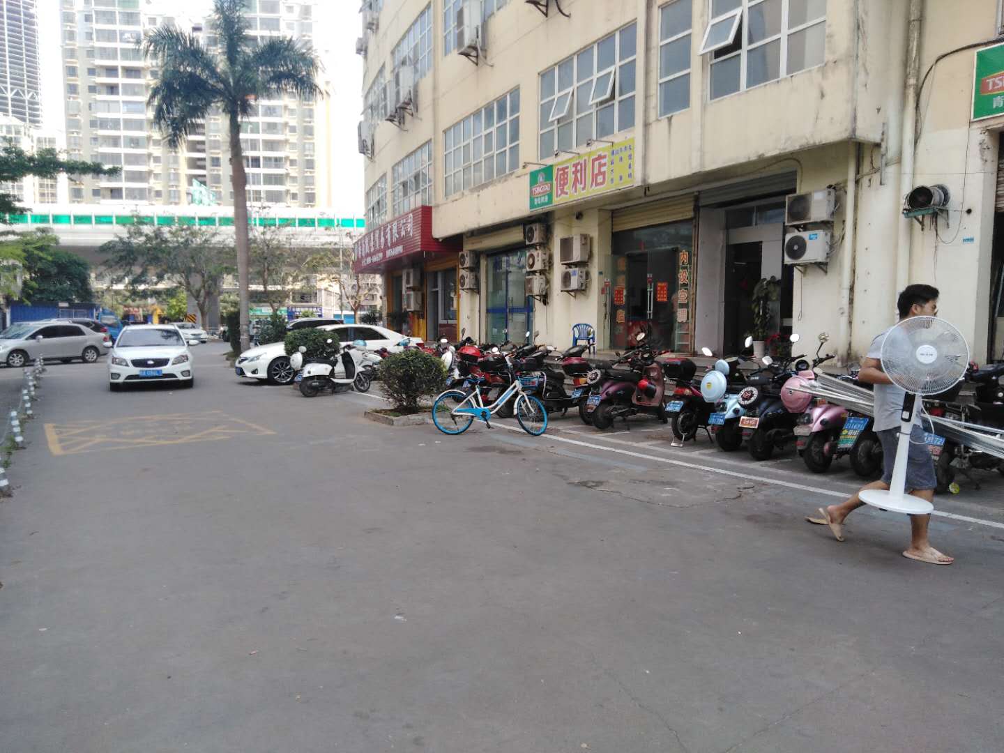 二手房>海秀快速路海口西站秀英小街金侨大厦满五唯一少税>